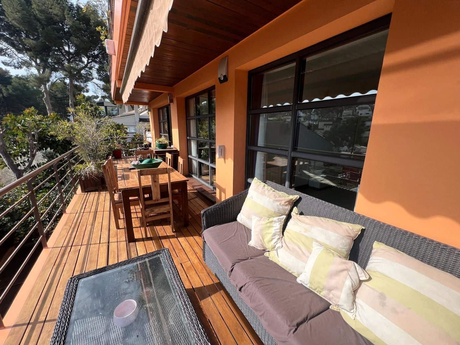 5 bedroom Villa for sale in Castelldefels - € 1,390,000 (Ref: 9028530)