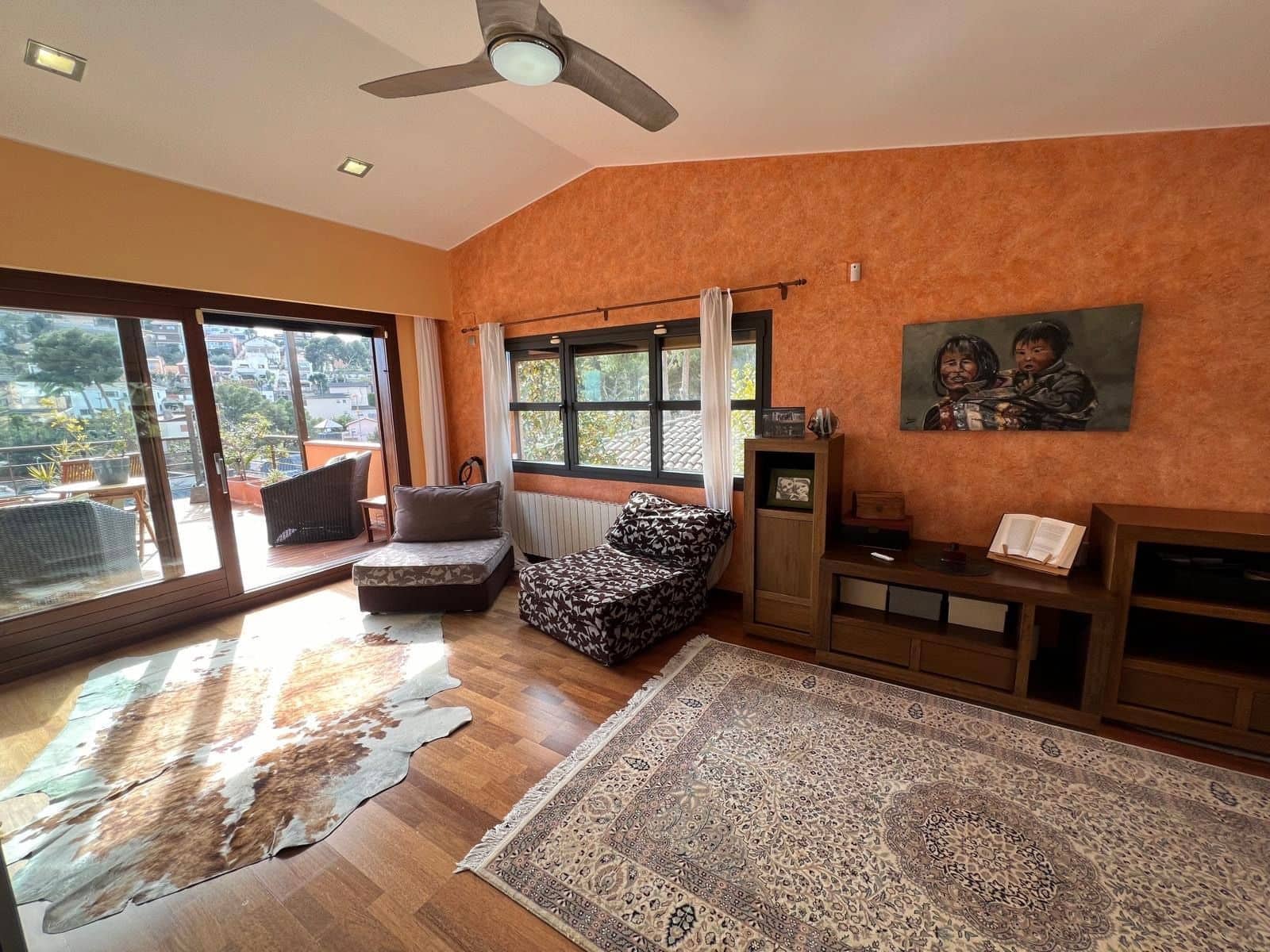 5 bedroom Villa for sale in Castelldefels - € 1,390,000 (Ref: 9028530)