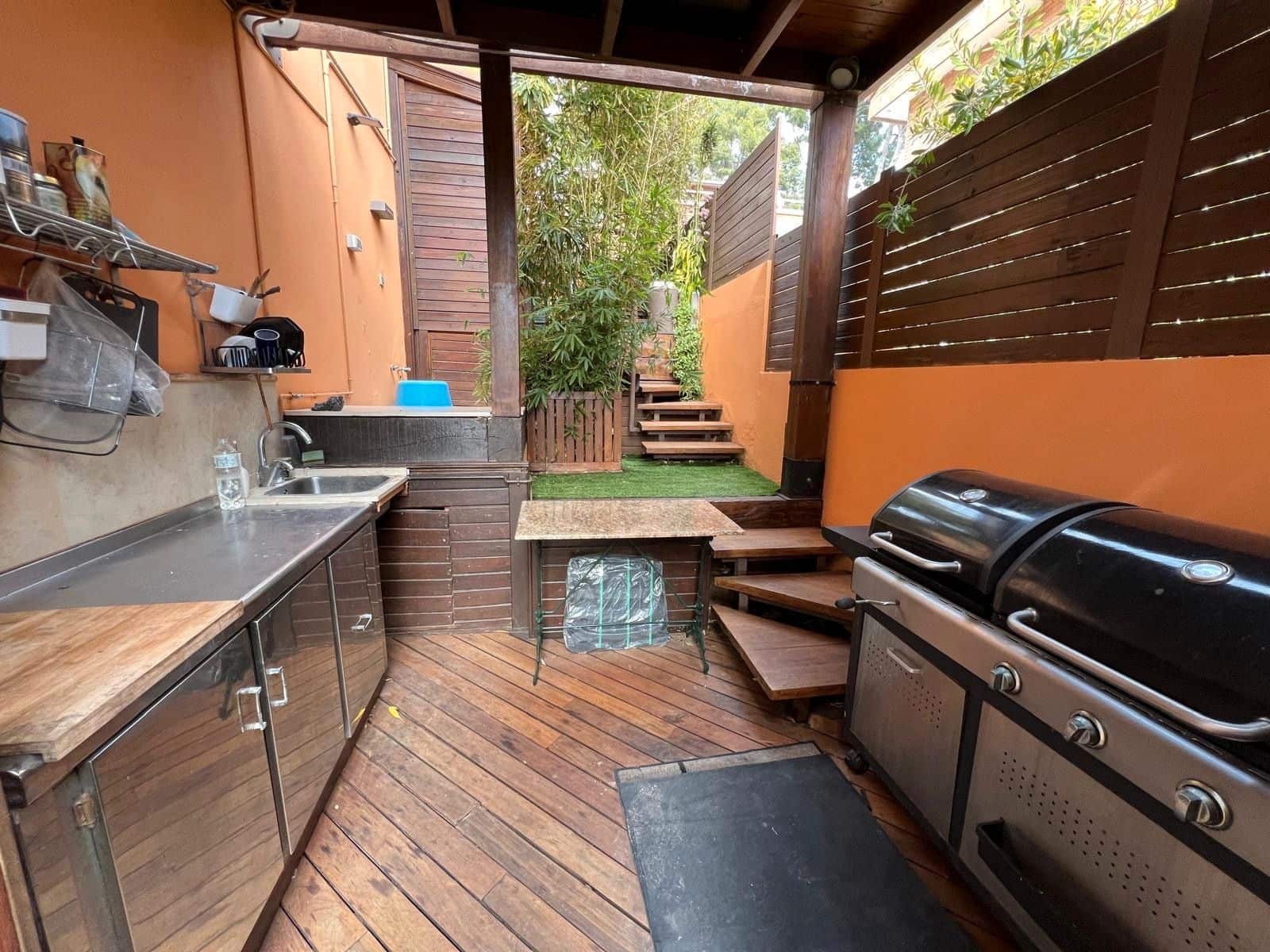 5 bedroom Villa for sale in Castelldefels - € 1,390,000 (Ref: 9028530)