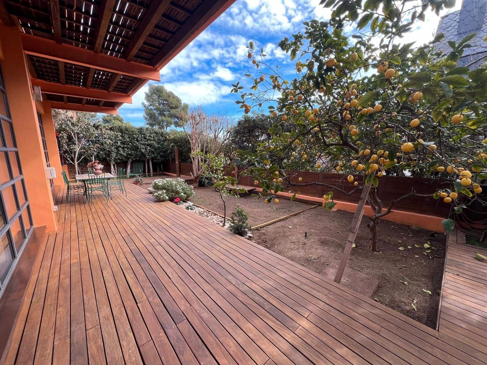 5 bedroom Villa for sale in Castelldefels - € 1,390,000 (Ref: 9028530)