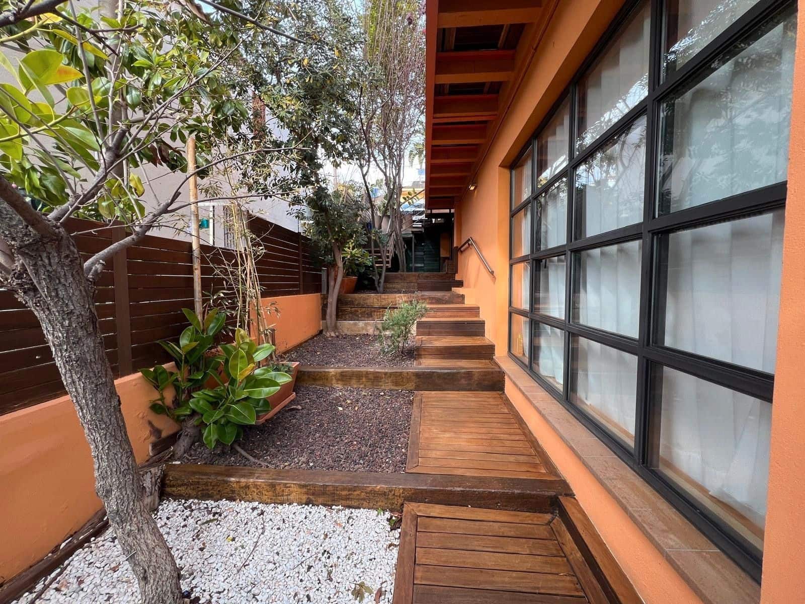 5 bedroom Villa for sale in Castelldefels - € 1,390,000 (Ref: 9028530)