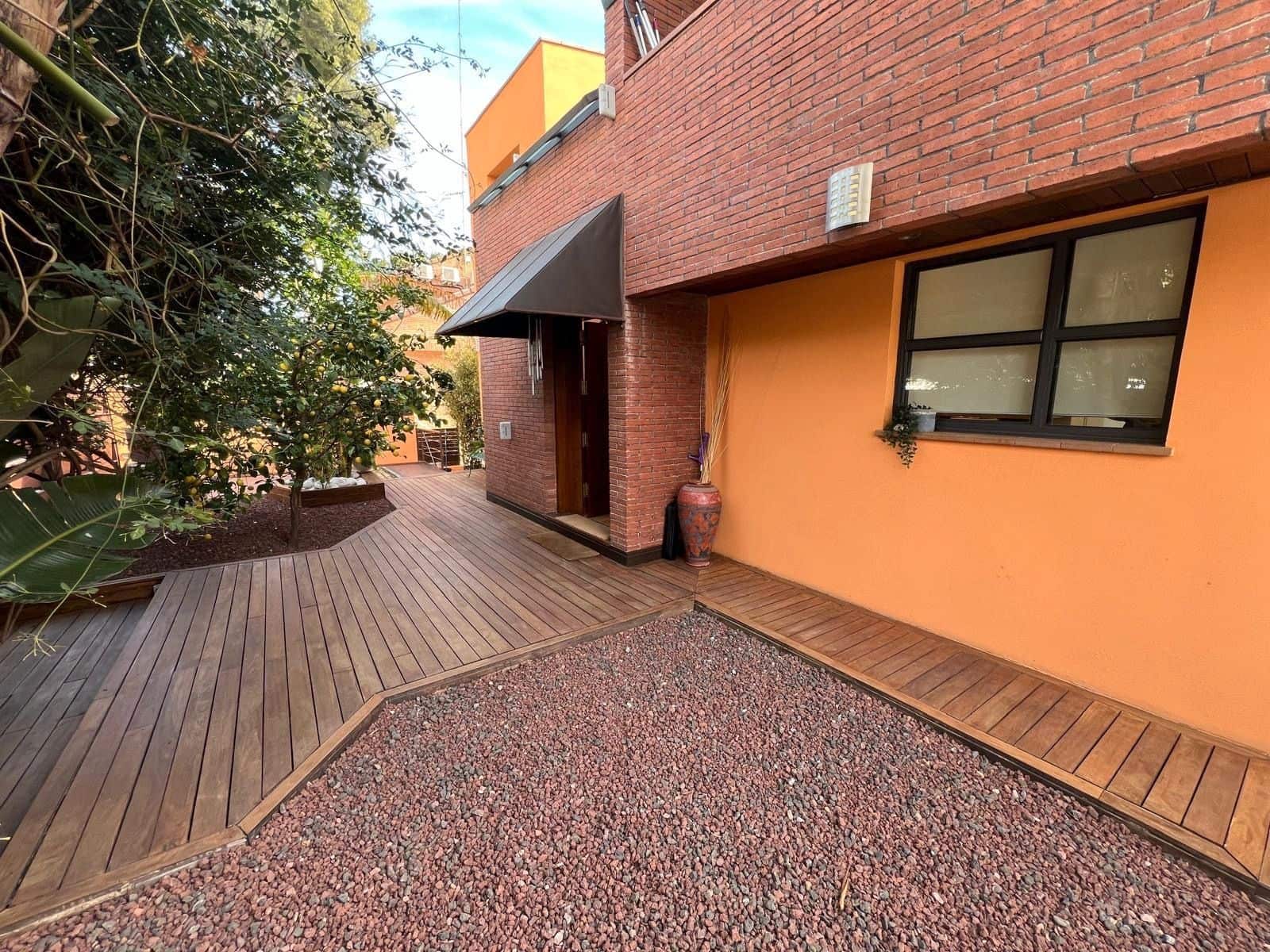 5 bedroom Villa for sale in Castelldefels - € 1,390,000 (Ref: 9028530)