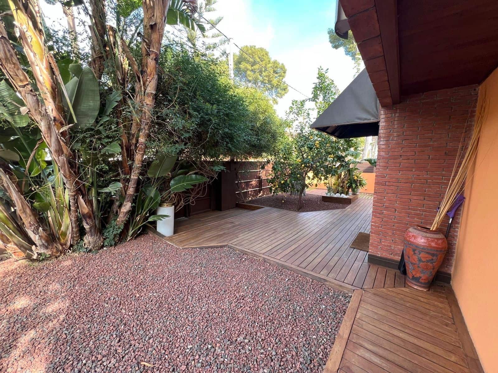 5 bedroom Villa for sale in Castelldefels - € 1,390,000 (Ref: 9028530)