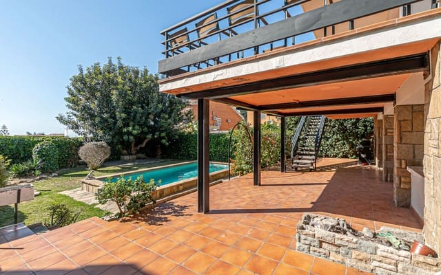 7 soveværelse Villa til salg i Castelldefels med swimmingpool garage - € 1.090.000 (Ref: 9028531)