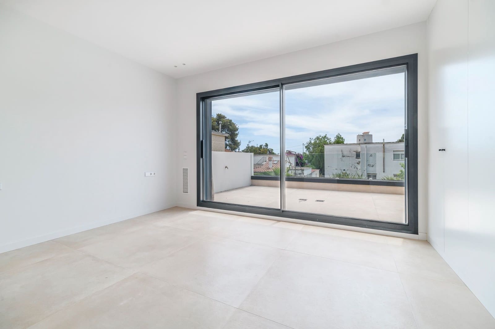 3 soveværelse Semi-Rækkehus til salg i Castelldefels med swimmingpool garage - € 1.150.000 (Ref: 9035708)