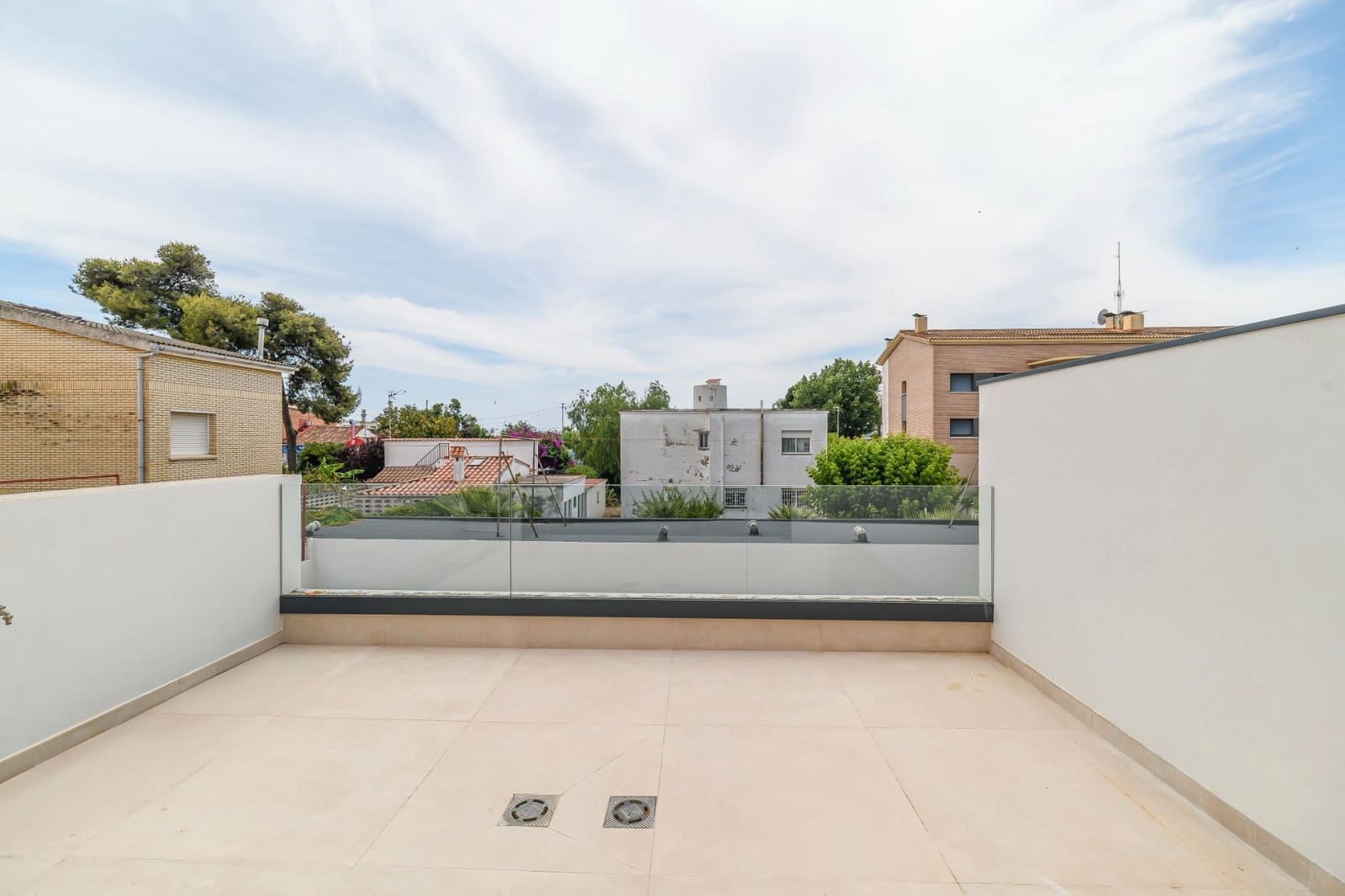 3 soveværelse Semi-Rækkehus til salg i Castelldefels med swimmingpool garage - € 1.150.000 (Ref: 9035708)