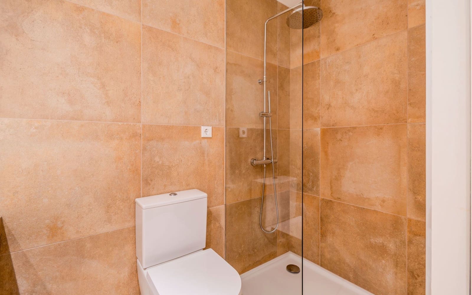 3 soveværelse Lejlighed til leje i Begur med swimmingpool garage - € 4.000 (Ref: 9051675)