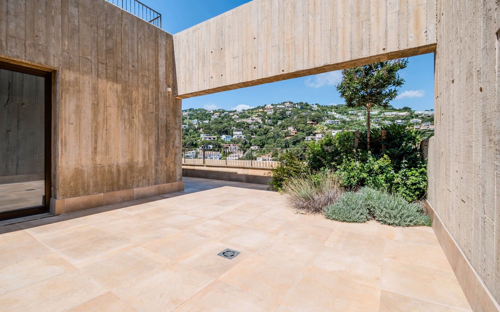 3 soveværelse Lejlighed til leje i Begur med swimmingpool garage - € 4.000 (Ref: 9051675)