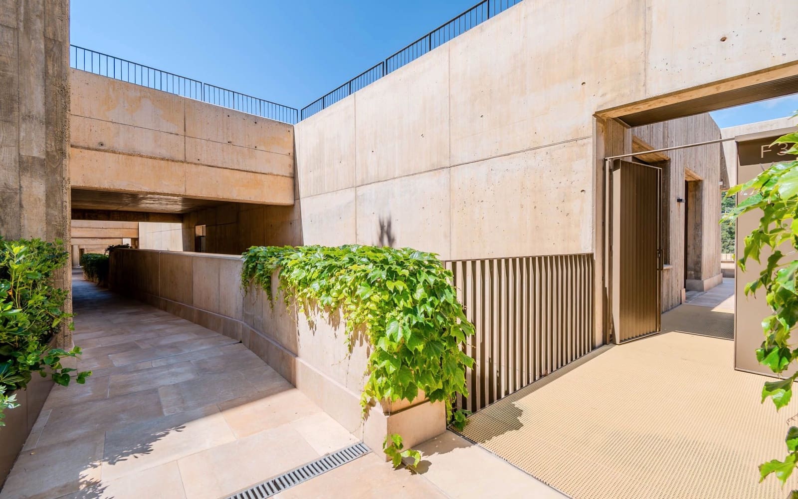 3 soveværelse Lejlighed til leje i Begur med swimmingpool garage - € 4.000 (Ref: 9051675)