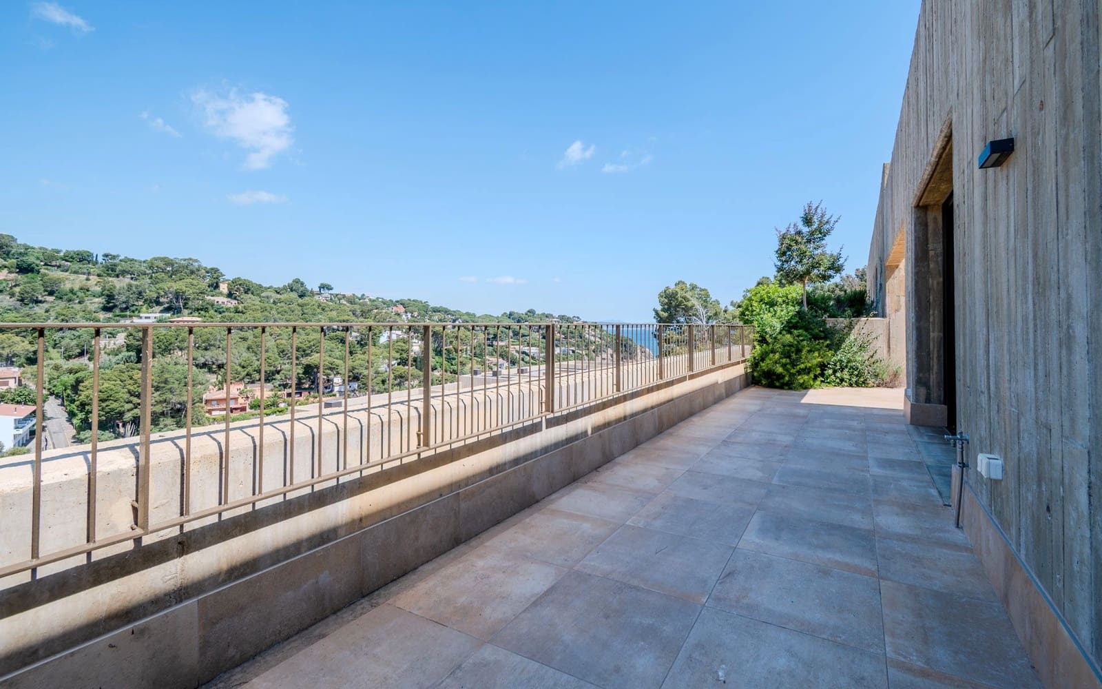 3 soveværelse Lejlighed til leje i Begur med swimmingpool garage - € 4.000 (Ref: 9051675)