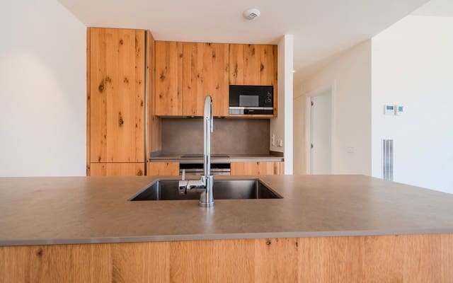 3 bedroom Flat for rent in Begur with pool garage - € 4,000 (Ref: 9051675)