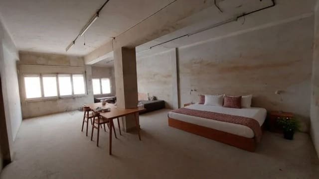 Komercyjne na sprzedaż w El Raval, Miasto Barcelona - 190 000 € (Ref: 9051677)