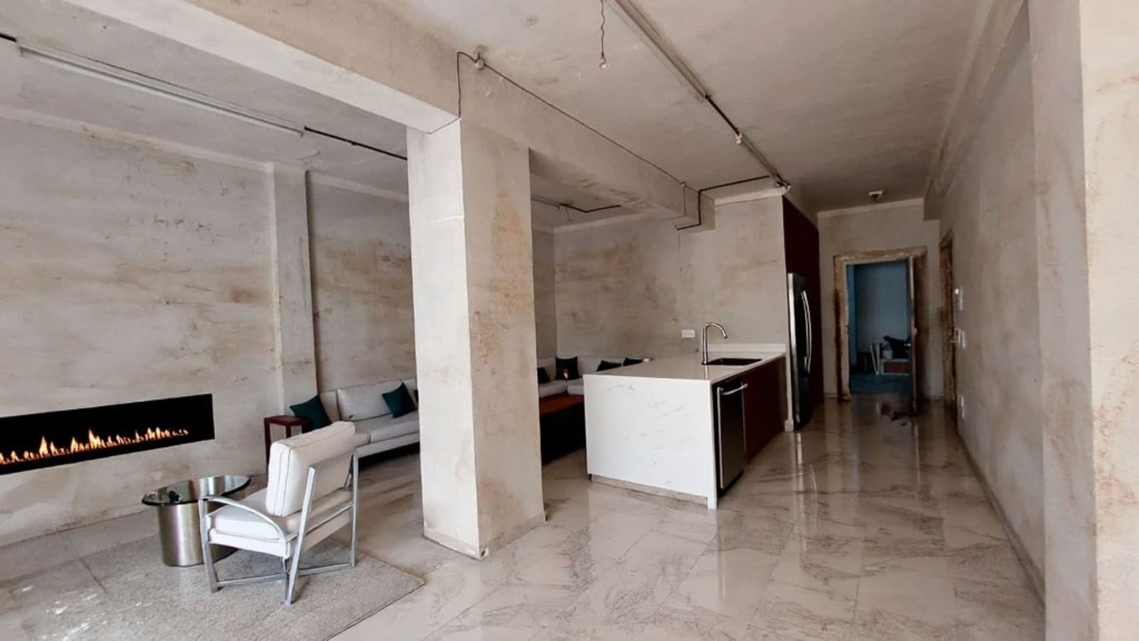 Erhverv til salg i Barcelona by - € 169.000 (Ref: 9051677)