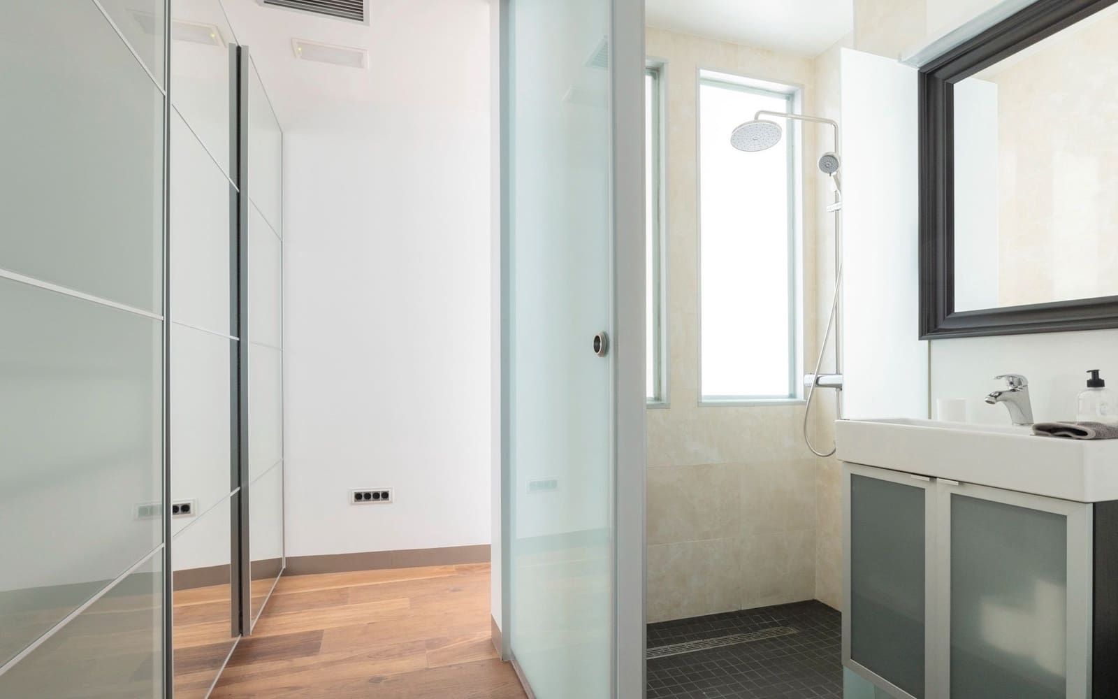 2 sovrum Lägenhet att hyra i Madrid stad - 2 400 € (Ref: 9051678)