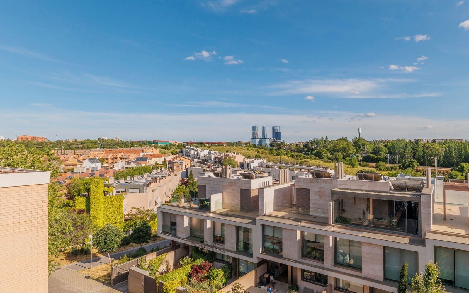 2 quarto Apartamento para venda em Madrid cidade com garagem - 649 000 € (Ref: 9058642)