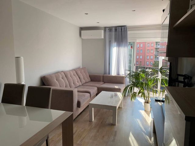 3 quarto Apartamento para arrendar em La Sagrera, Barcelona cidade com garagem - 1 600 € (Ref: 9058643)