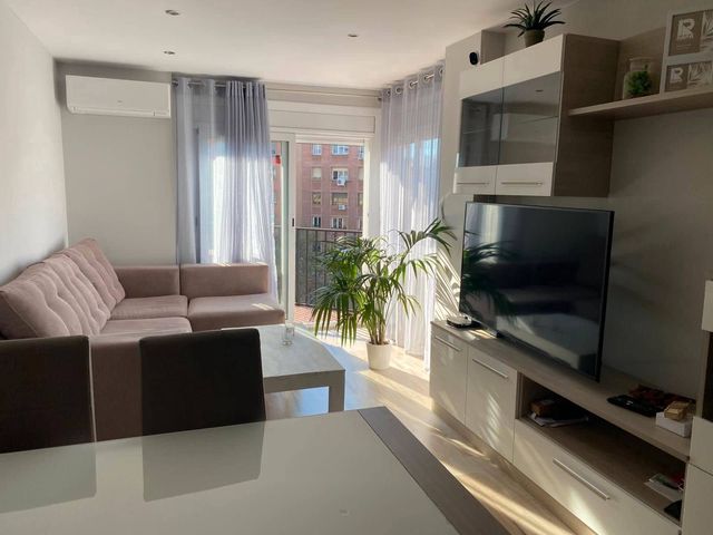 3 quarto Apartamento para arrendar em La Sagrera, Barcelona cidade com garagem - 1 600 € (Ref: 9058643)