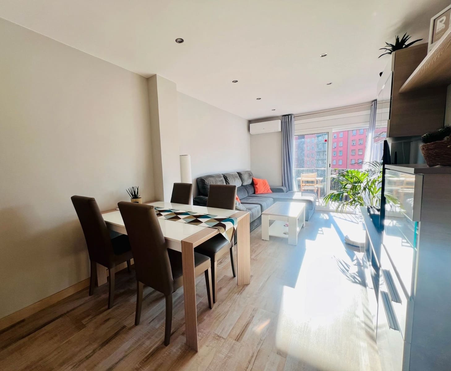 3 quarto Apartamento para arrendar em Barcelona cidade com garagem - 1 600 € (Ref: 9058643)