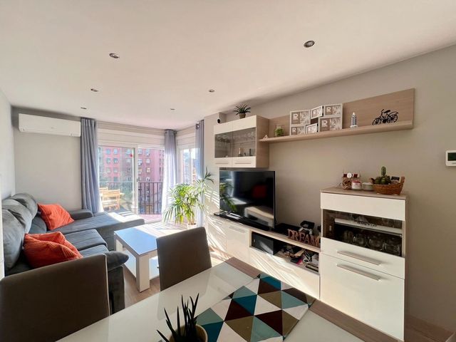 3 quarto Apartamento para arrendar em La Sagrera, Barcelona cidade com garagem - 1 600 € (Ref: 9058643)