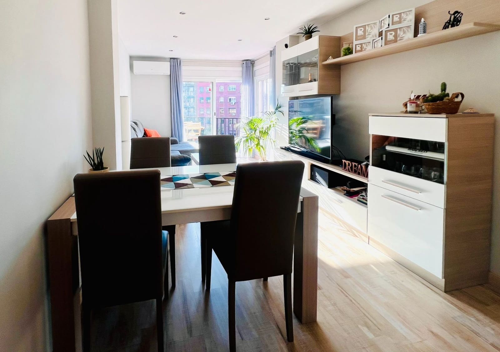 3 quarto Apartamento para arrendar em Barcelona cidade com garagem - 1 600 € (Ref: 9058643)