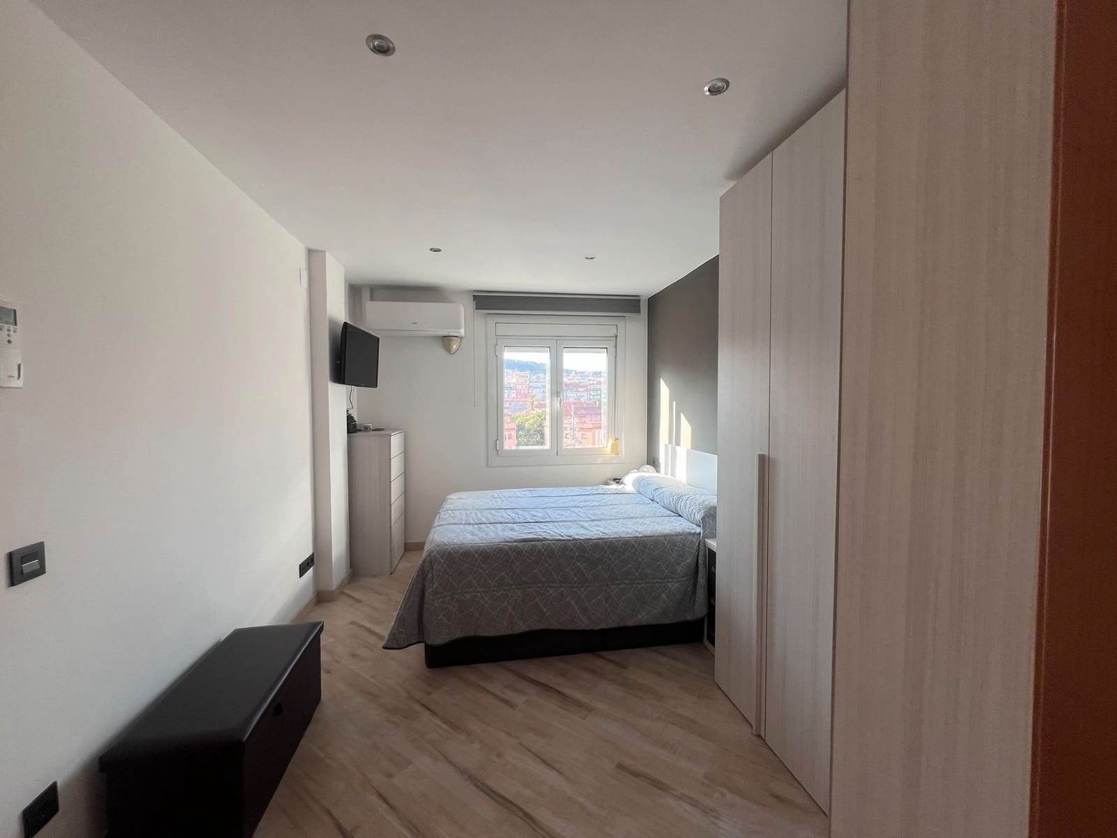3 quarto Apartamento para arrendar em Barcelona cidade com garagem - 1 600 € (Ref: 9058643)