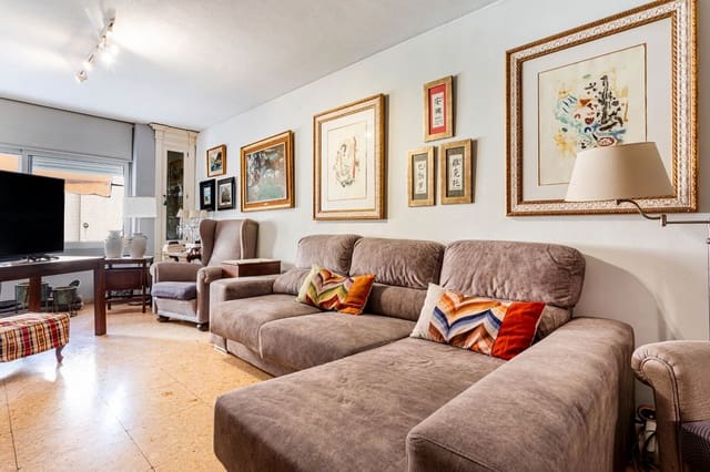 4 bedroom Flat for sale in Sant Francesc, Valencia city with garage - € 730,000 (Ref: 9061552)