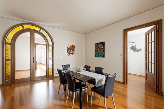 4 bedroom Flat for sale in Sant Francesc, Valencia city with garage - € 730,000 (Ref: 9061552)