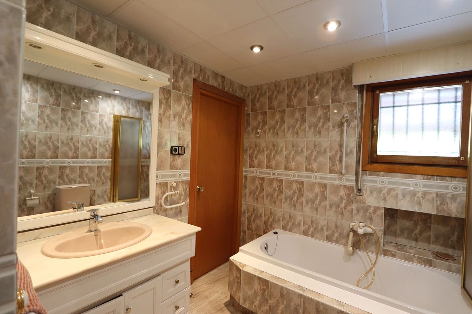 5 slaapkamer Villa te koop in Hoyo de Manzanares met zwembad - € 475.000 (Ref: 9115565)