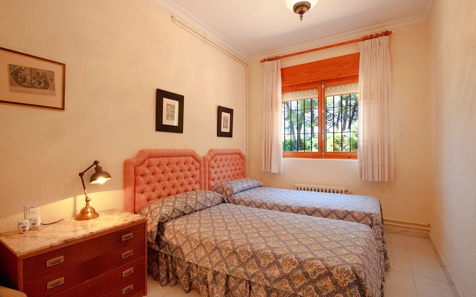 4 soveværelse Villa til salg i Albacete by med swimmingpool garage - € 425.000 (Ref: 9129284)