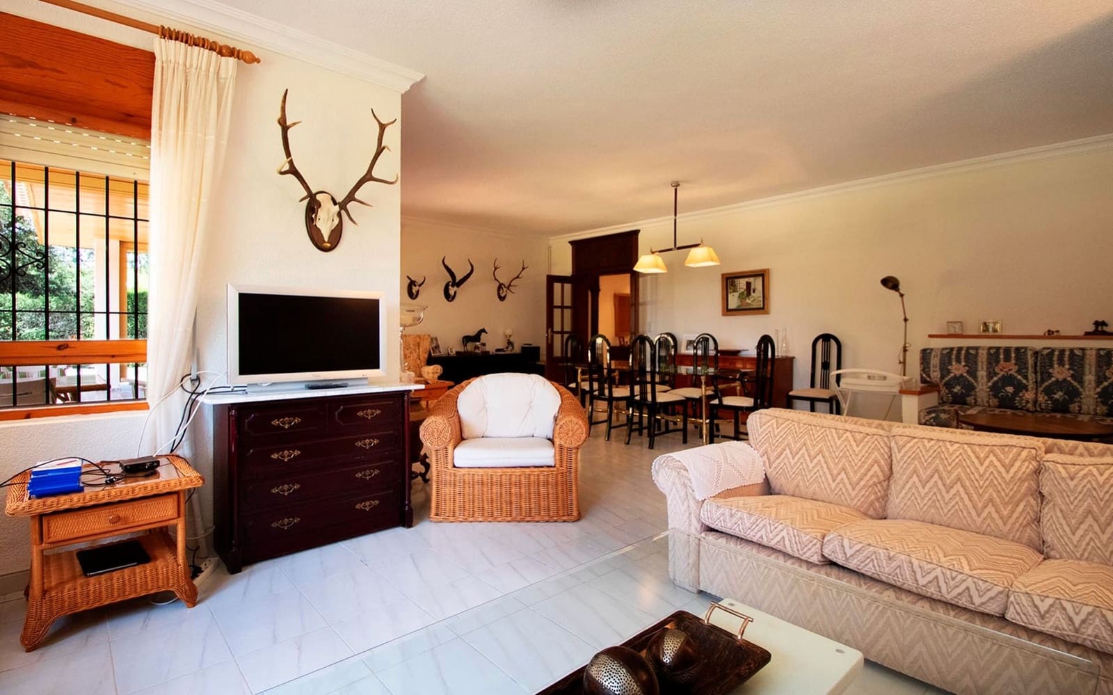 4 soveværelse Villa til salg i Albacete by med swimmingpool garage - € 425.000 (Ref: 9129284)