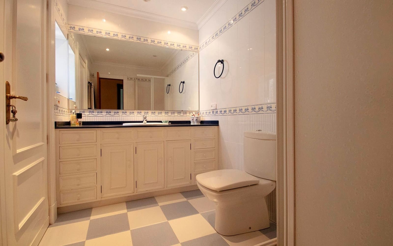 4 soveværelse Villa til salg i Albacete by med swimmingpool garage - € 425.000 (Ref: 9129284)