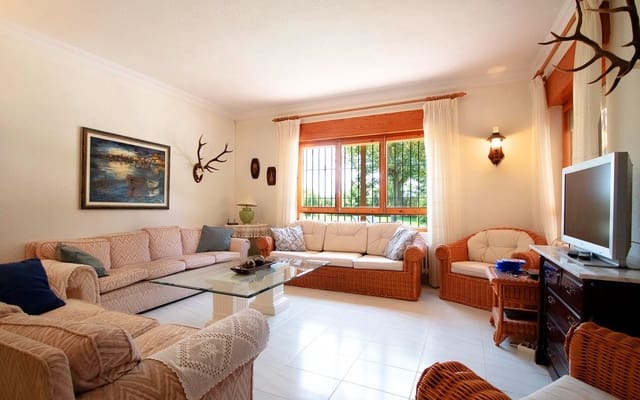 4 soverom Villa til salgs i Pedanías, Albacete by med svømmebasseng garasje - € 415 000 (Ref: 9129284)