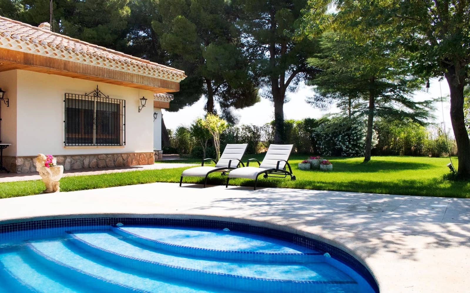 4 soveværelse Villa til salg i Albacete by med swimmingpool garage - € 425.000 (Ref: 9129284)