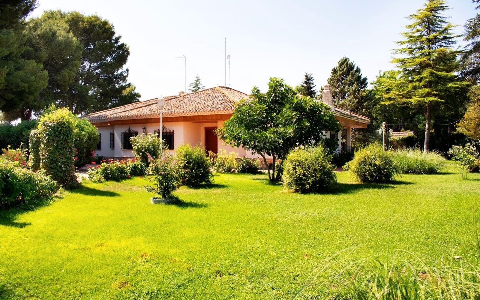 4 soveværelse Villa til salg i Albacete by med swimmingpool garage - € 425.000 (Ref: 9129284)