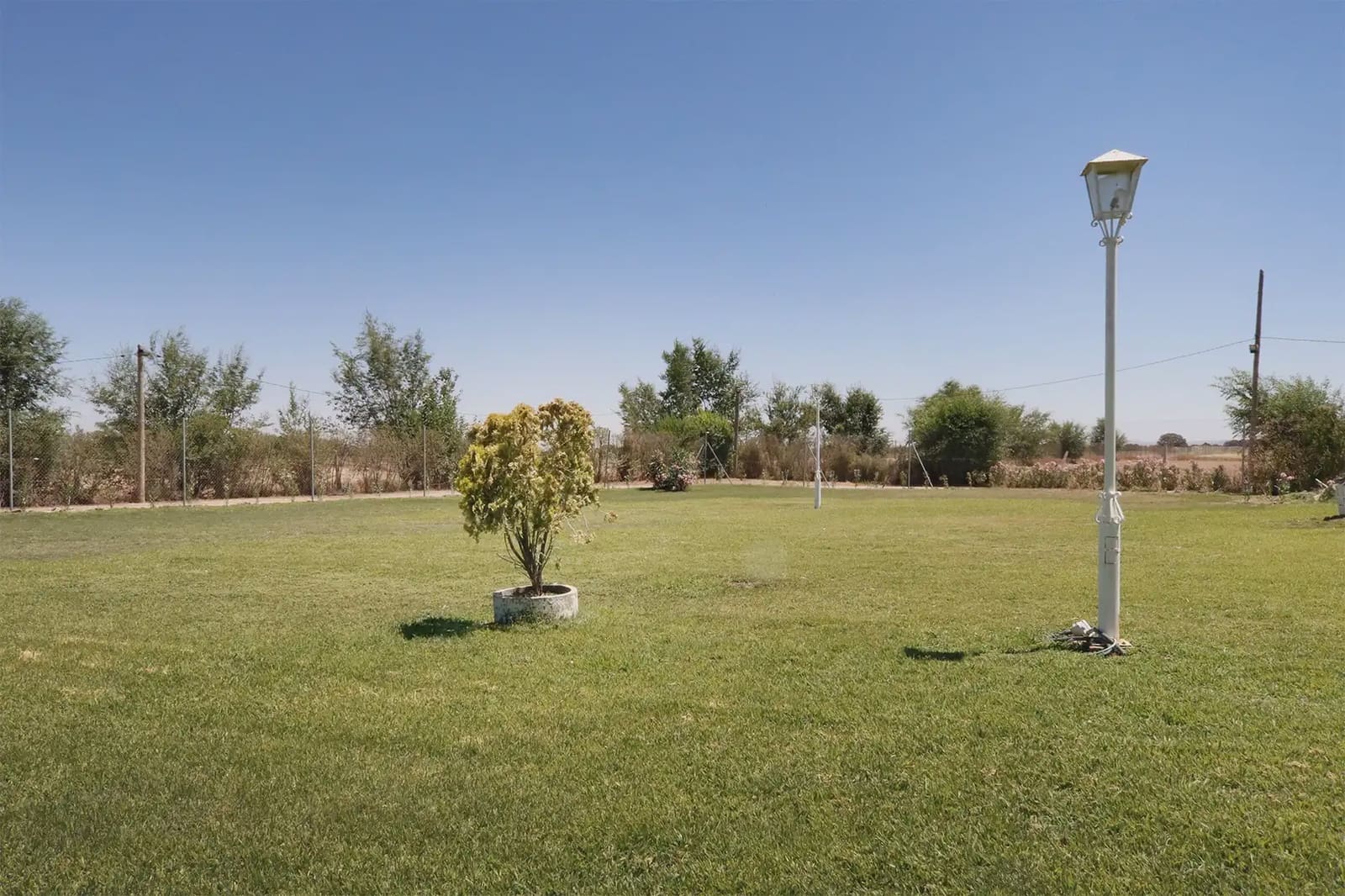 4 bedroom Villa for sale in Albacete city with pool garage - € 415,000 (Ref: 9129284)