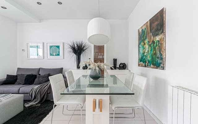 2 bedroom Flat for sale in Vilafranca del Penedès - € 278,000 (Ref: 9137626)