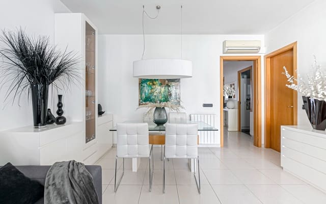 2 bedroom Flat for sale in Vilafranca del Penedès - € 278,000 (Ref: 9137626)