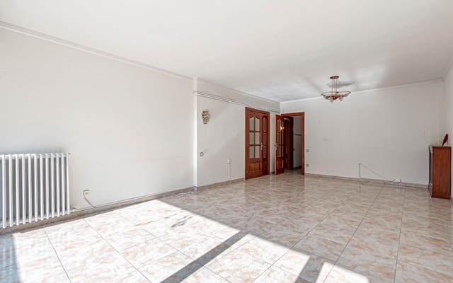 5 soveværelse Lejlighed til salg i Manresa - € 349.500 (Ref: 9138311)