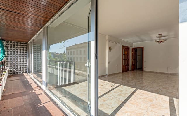 5 soveværelse Lejlighed til salg i Manresa - € 349.500 (Ref: 9138311)