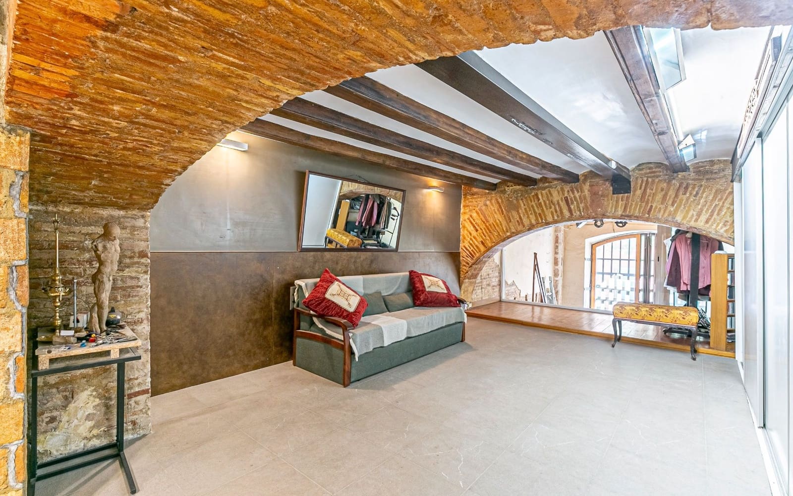 4 bedroom Apartment for sale in Barcelona city - € 798,000 (Ref: 9138501)