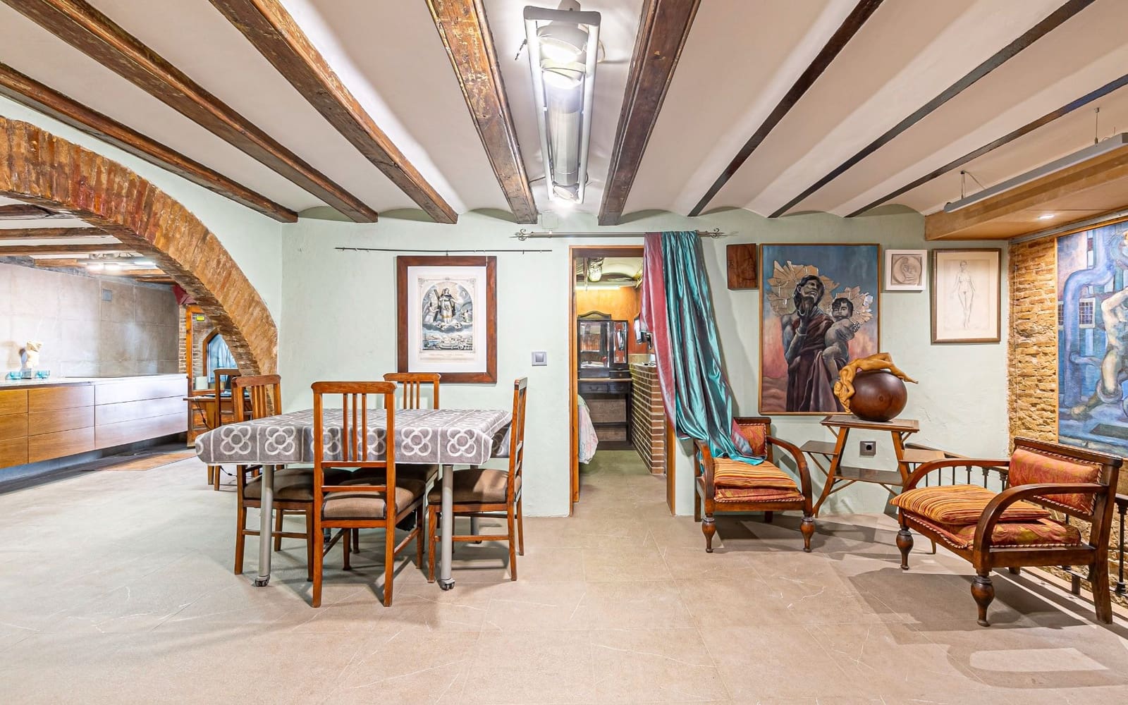 4 bedroom Apartment for sale in Barcelona city - € 798,000 (Ref: 9138501)