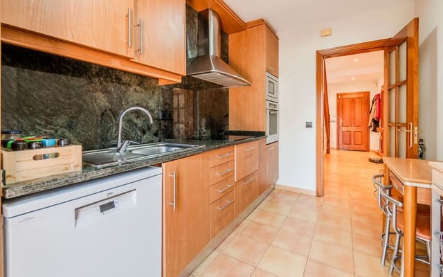 4 soveværelse Byhus til salg i Cruïlles Monells i Sant Sadurní de I'Heura med garage - € 330.000 (Ref: 9138502)