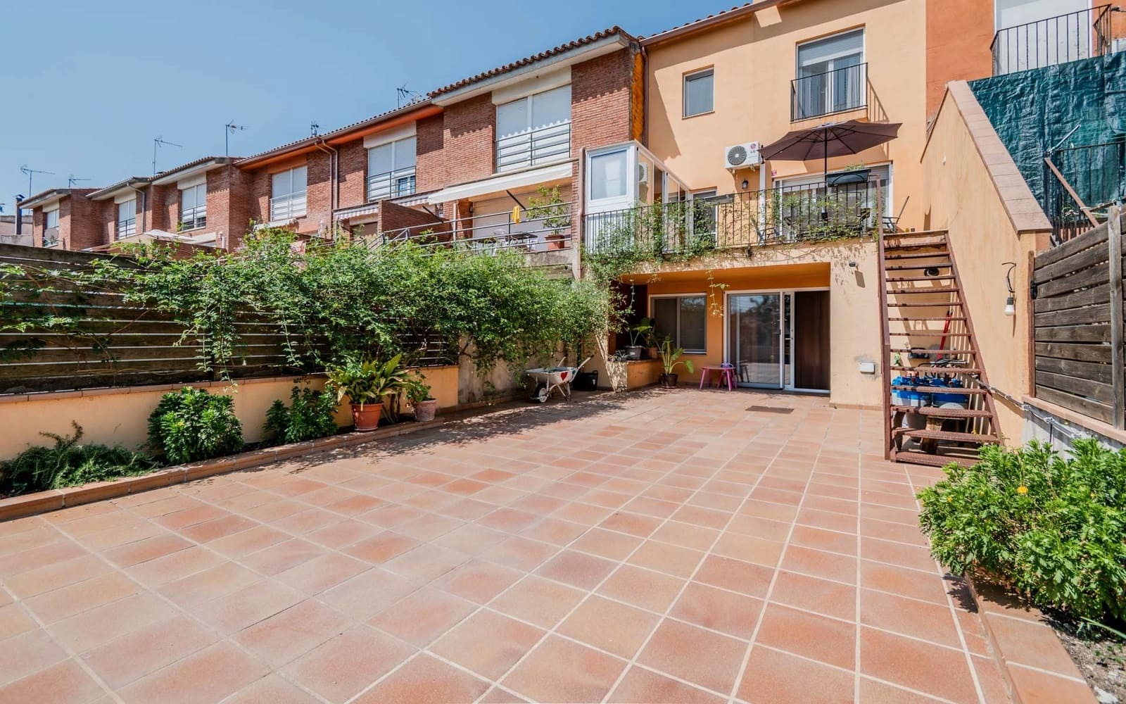 4 soveværelse Byhus til salg i Cruilles Monells i Sant Sadurni de I'Heura med garage - € 330.000 (Ref: 9138502)