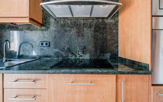 4 soveværelse Byhus til salg i Cruïlles Monells i Sant Sadurní de I'Heura med garage - € 330.000 (Ref: 9138502)