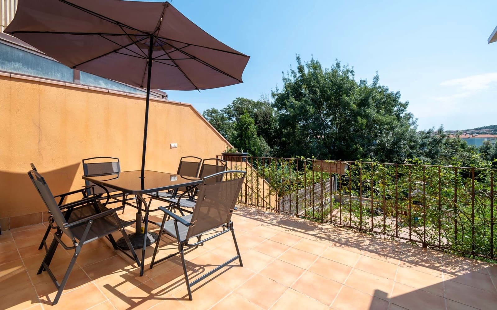 4 soveværelse Byhus til salg i Cruilles Monells i Sant Sadurni de I'Heura med garage - € 330.000 (Ref: 9138502)