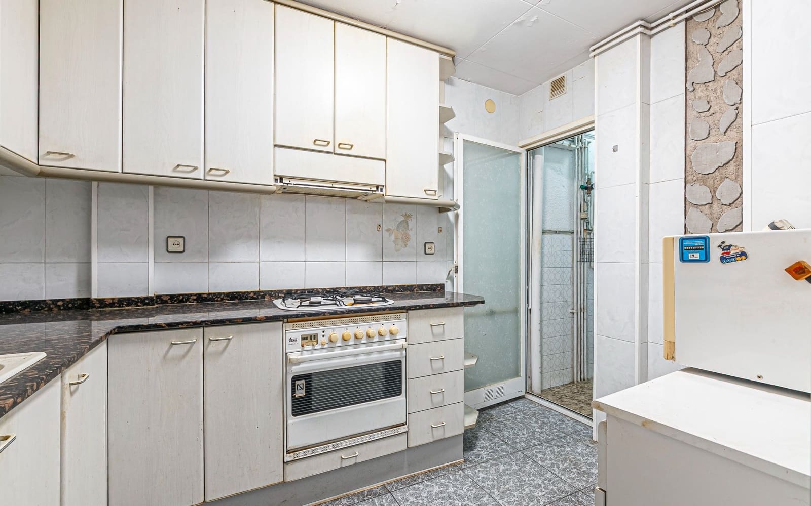 4 soverom Leilighet til salgs i Barcelona by med garasje - € 349 000 (Ref: 9164211)