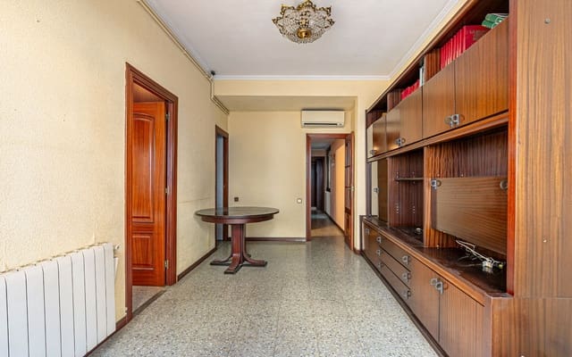 4 soverom Leilighet til salgs i El Camp d'en Grassot i Gràcia Nova, Barcelona by med garasje - € 349 000 (Ref: 9164211)