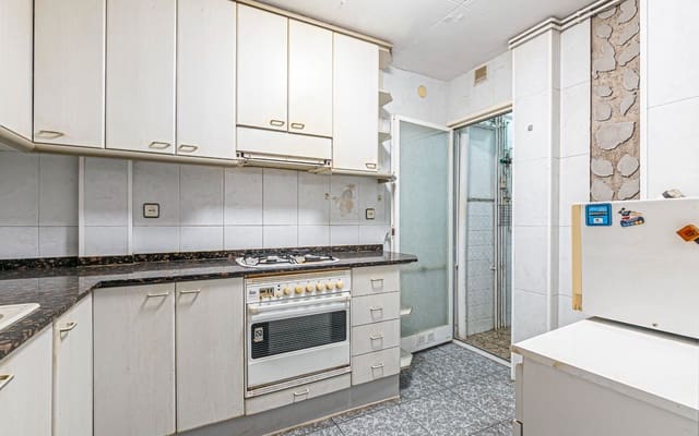 4 soverom Leilighet til salgs i El Camp d'en Grassot i Gràcia Nova, Barcelona by med garasje - € 349 000 (Ref: 9164211)