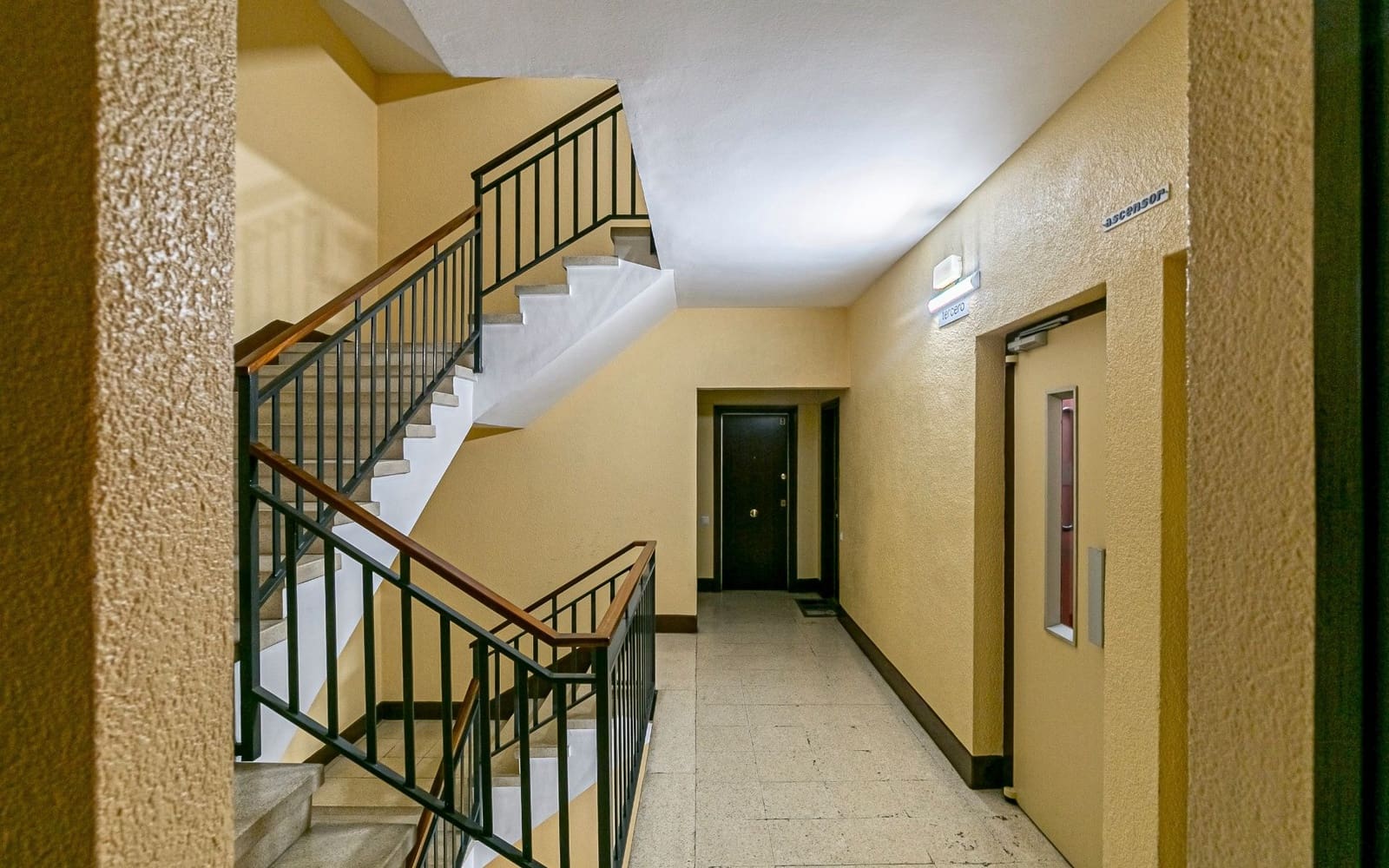 4 soverom Leilighet til salgs i Barcelona by med garasje - € 349 000 (Ref: 9164211)