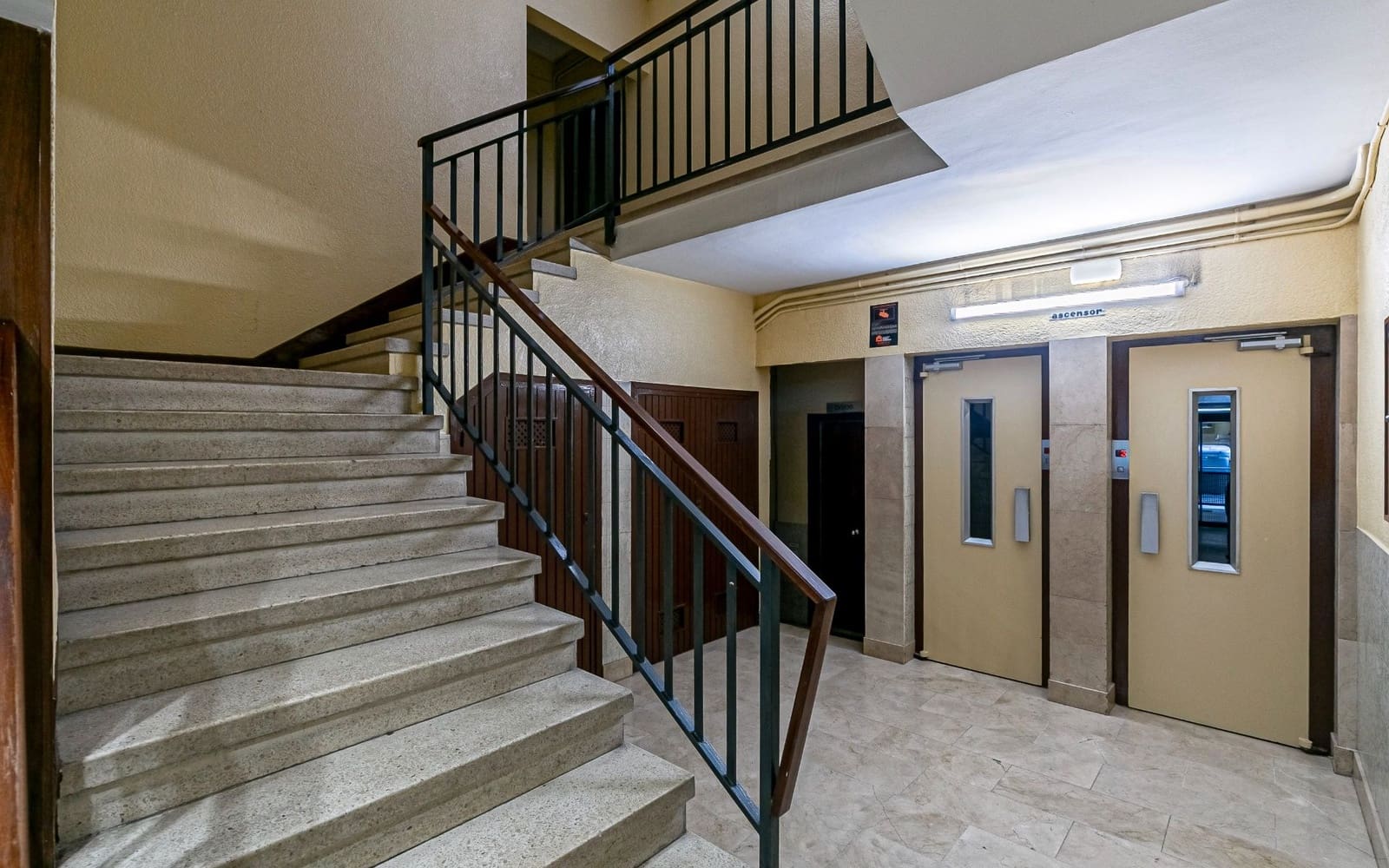 4 soverom Leilighet til salgs i Barcelona by med garasje - € 349 000 (Ref: 9164211)